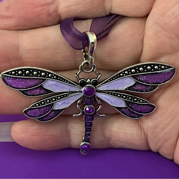 Dragonfly pendant. 18” cord. Purple and lavender. Very pretty. NIB. - Picture 1 of 11